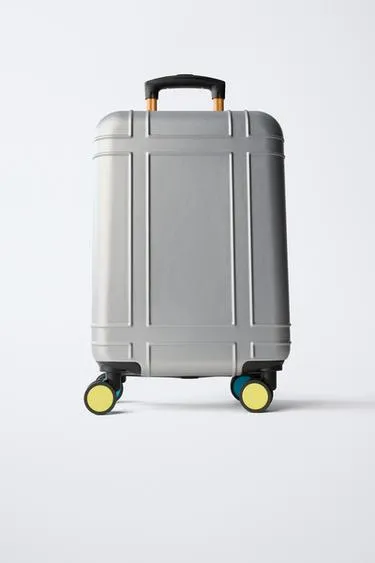 Разноцветный чемодан