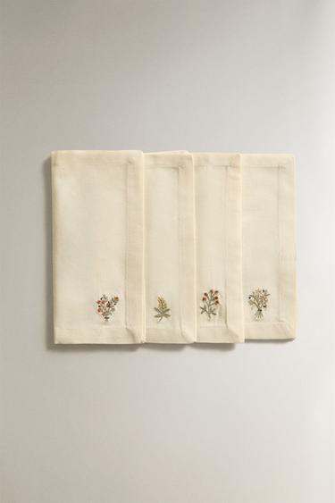 Zara Набор салфеток с вышитыми цветами (набор из 4 штук)