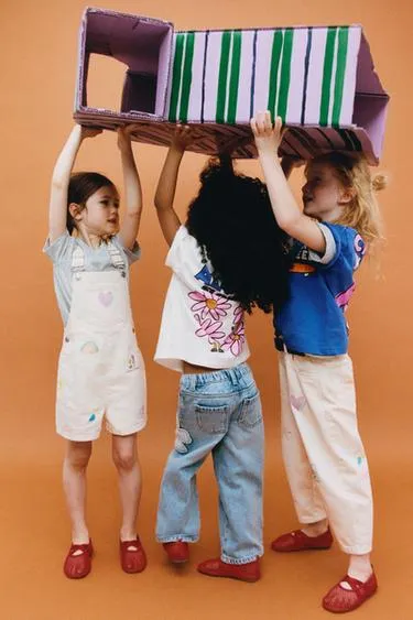 Футболка с волнистой нашивкой