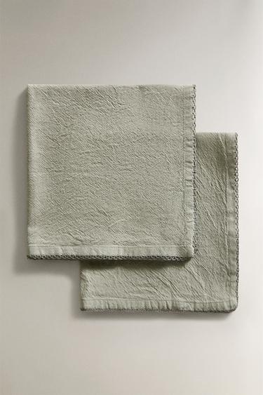 Zara Набор наволочек с аппликацией из просто окрашенной нити (набор из 2)