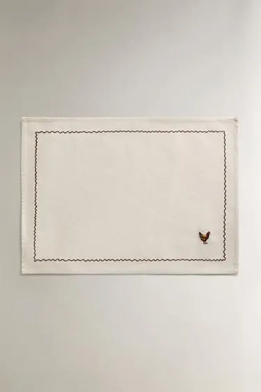 Хлопковый подстаканник с вышитой отделкой по краю