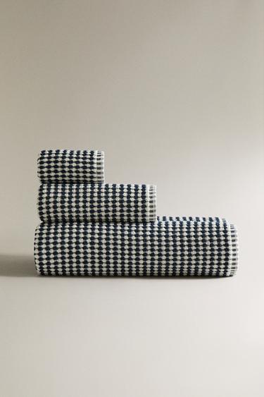 Zara Махровое полотенце из текстурированного хлопка купить с доставкой.