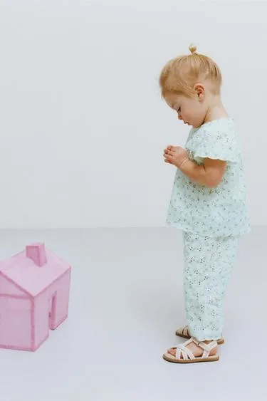 Рубашка с цветочным принтом и швейцарской вышивкой- Заказать в России