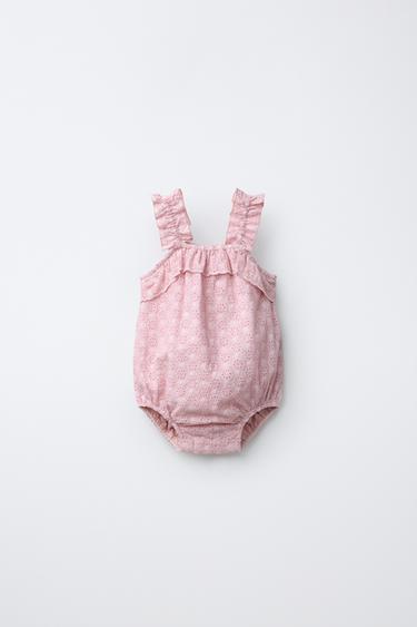 Комбинезон с ажурной вышивкой