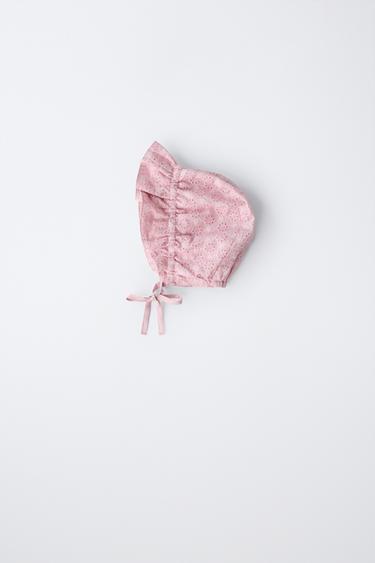 Чепчик со швейцарской вышивкой