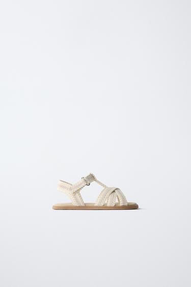 Вязаные босоножки без каблука