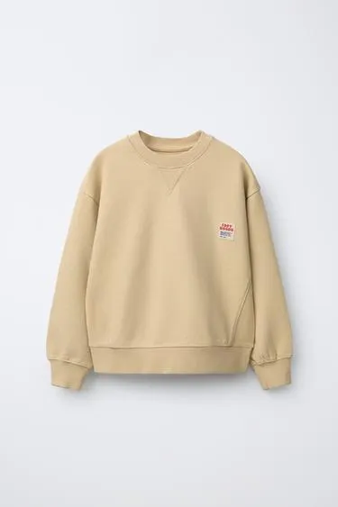 Толстовка из крашеной ткани с нашивкой