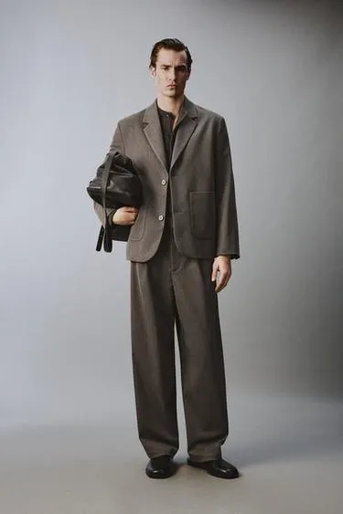 Костюмный блейзер из рельефной ткани 