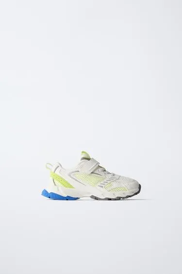 Разноцветные кроссовки