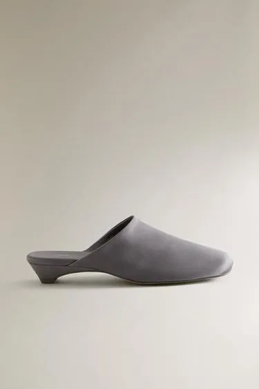 Туфли на каблуке из атласа