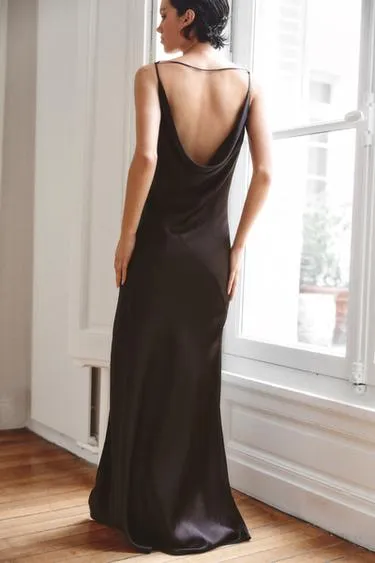 Атласное платье с драпированным вырезом- Заказать в России