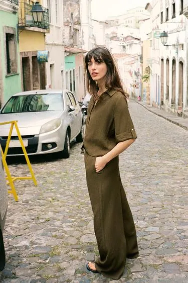 Рубашка струящегося покроя с короткими рукавами