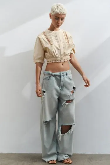 Укороченная рубашка с вышивкой