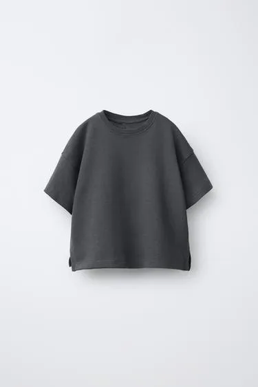 Однотонная футболка из ткани интерлок