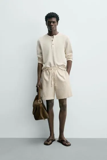 Шорты классического кроя из рельефной ткани