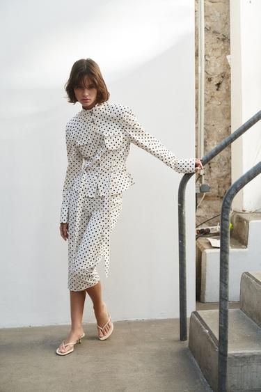 Zara Босоножки на тонком каблуке