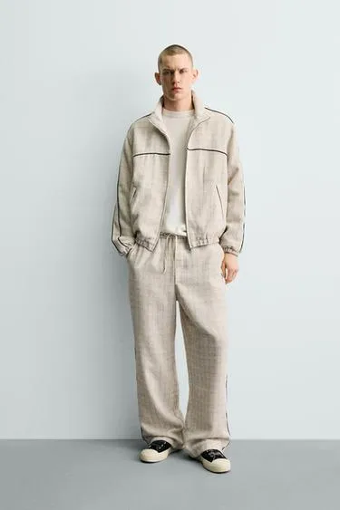 Брюки-джоггеры с контрастными лампасами