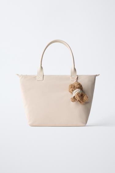Zara Сумка-тоут из нейлона с подвеской в виде щенка купить с доставкой.