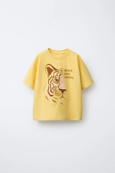 Футболка с анималистичным рельефным принтом