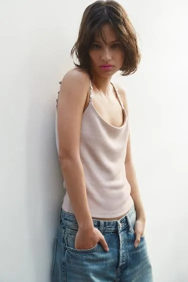 Укороченный трикотажный топ на пуговицах