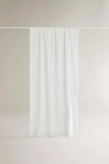 Льняная занавеска с отделкой кружевным краем