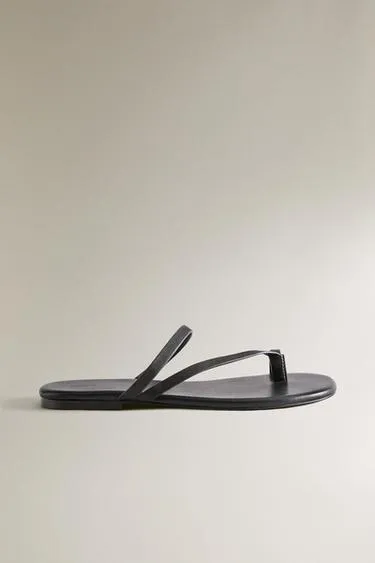 Сандалии из натуральной кожи на плоской подошве