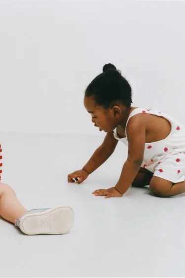 Короткий комбинезон с яблоками- Заказать в России