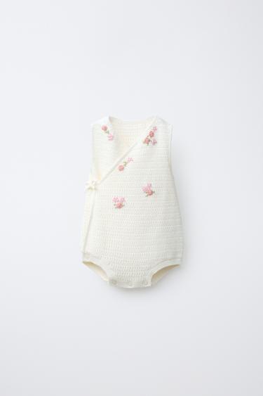 Вязаный комбинезон с цветочной вышивкой- Заказать в России