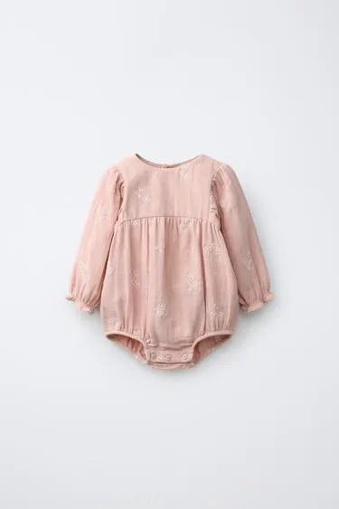 Комбинезон с вышивкой «цветы»