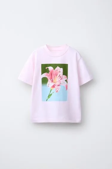 Футболка со стразами и фотопринтом