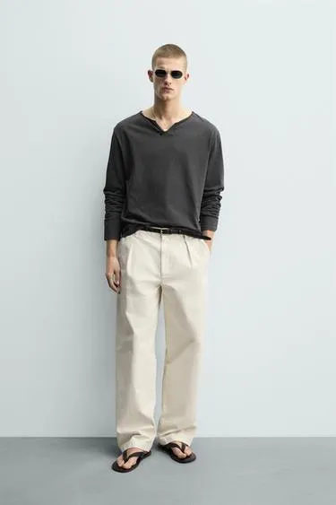 Футболка с асимметричным воротником на пуговицах- Заказать в России