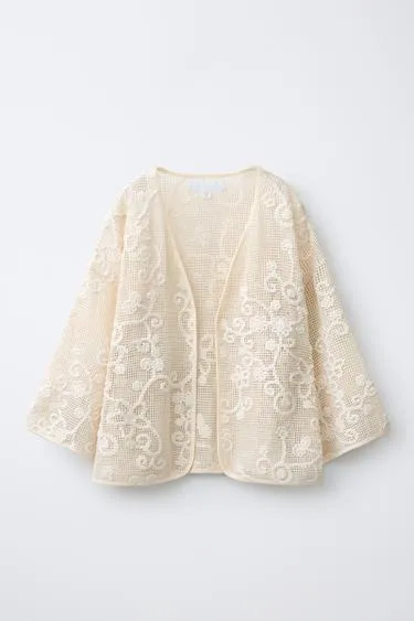 Кимоно с цветочной вышивкой