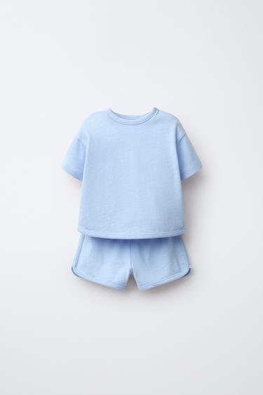 Zara Комплект из футболки и шортов-бермудов из пряжи фламе