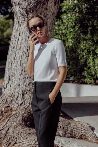 Базовый однотонный трикотажный топ с короткими рукавами- Заказать в России