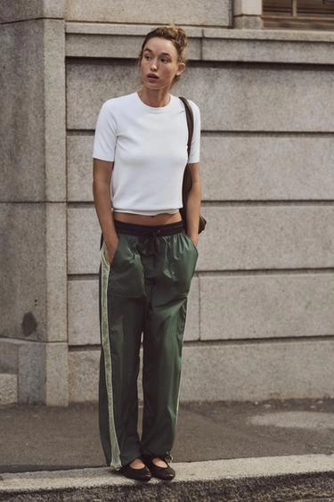 Трикотажный свитер с короткими рукавами