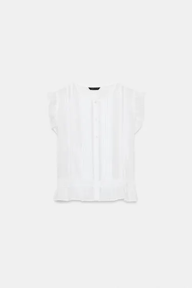 Блуза с кружевом и воланами