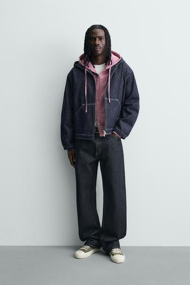 Укороченная джинсовая куртка с капюшоном и контрастными швами- Заказать в России