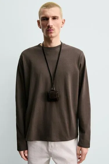 Кожаный чехол для наушников с подвеской