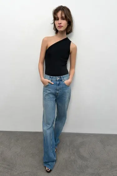 Боди с асимметричным вырезом- Заказать в России