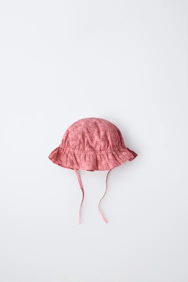 Шапка со швейцарской вышивкой- Заказать в России