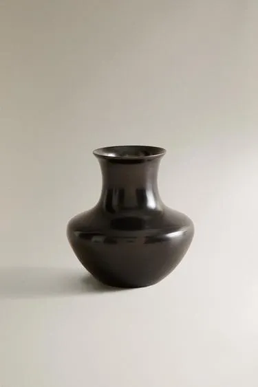 Малая латунная ваза petit brass vessel pod i colin king