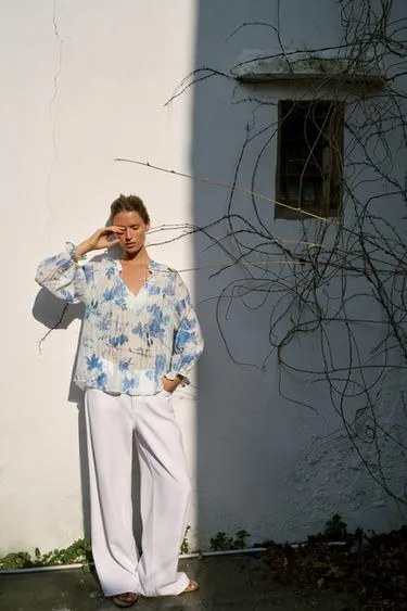 Рубашка с цветочным принтом и бусинами- Заказать в России