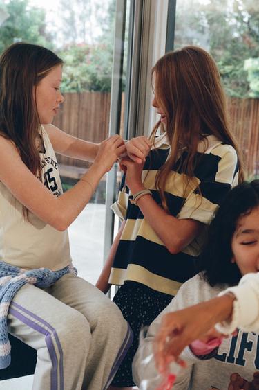 Zara Расклешенные легинсы с лампасами купить с доставкой.