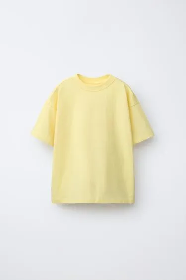 Однотонная футболка