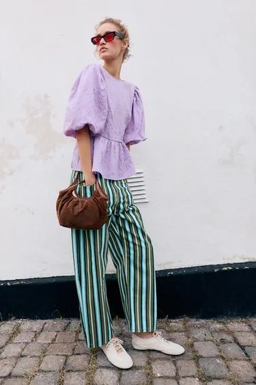 Блузка в полоску с рукавами-фонариками и бантом