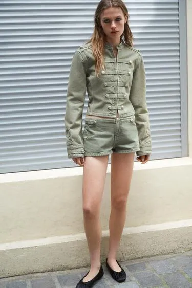 Мини-шорты с пуговицами