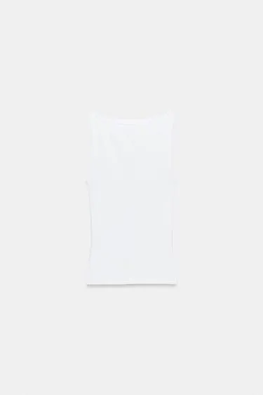 Минималистичный топ без рукавов