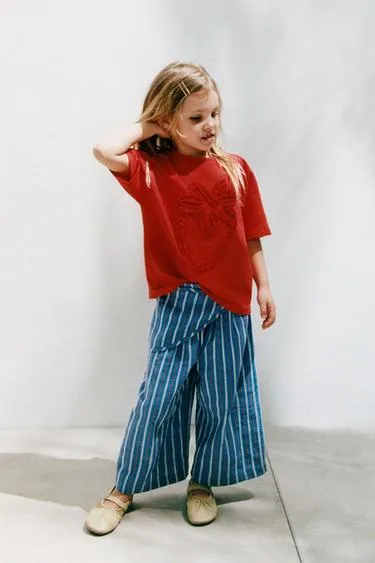 Футболка с волнистым принтом