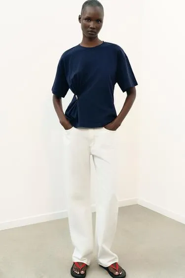 Футболка из плотного хлопка с аппликацией