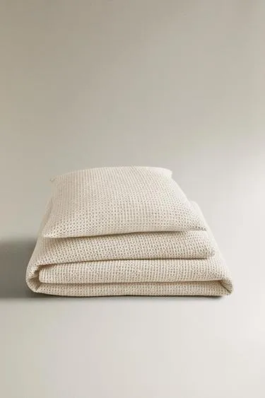 Покрывало из мелкого вафельного вязания